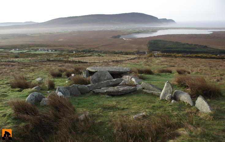 KEEL WEST COURT TOMB, COUNTY MAYO.